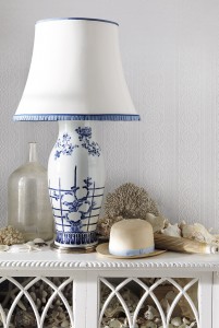 Allyson Lattice table lamp